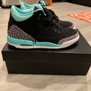 Tiffany Blue Jordan 3’s Size 5.5 GS